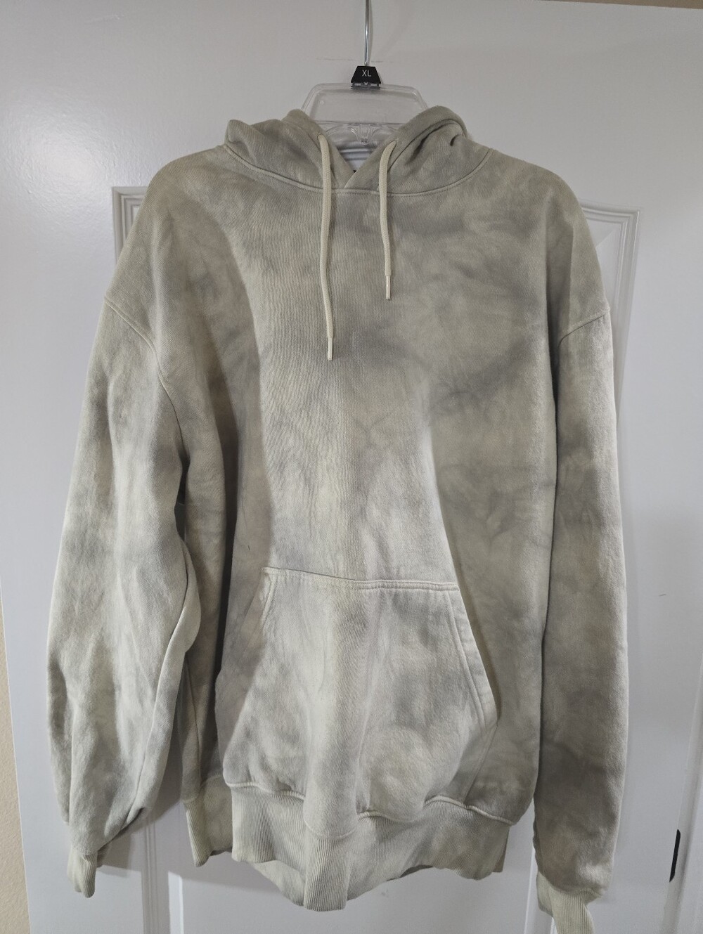 H&M Men's Tie-Dye Hoodie in Muted Olive and Cream